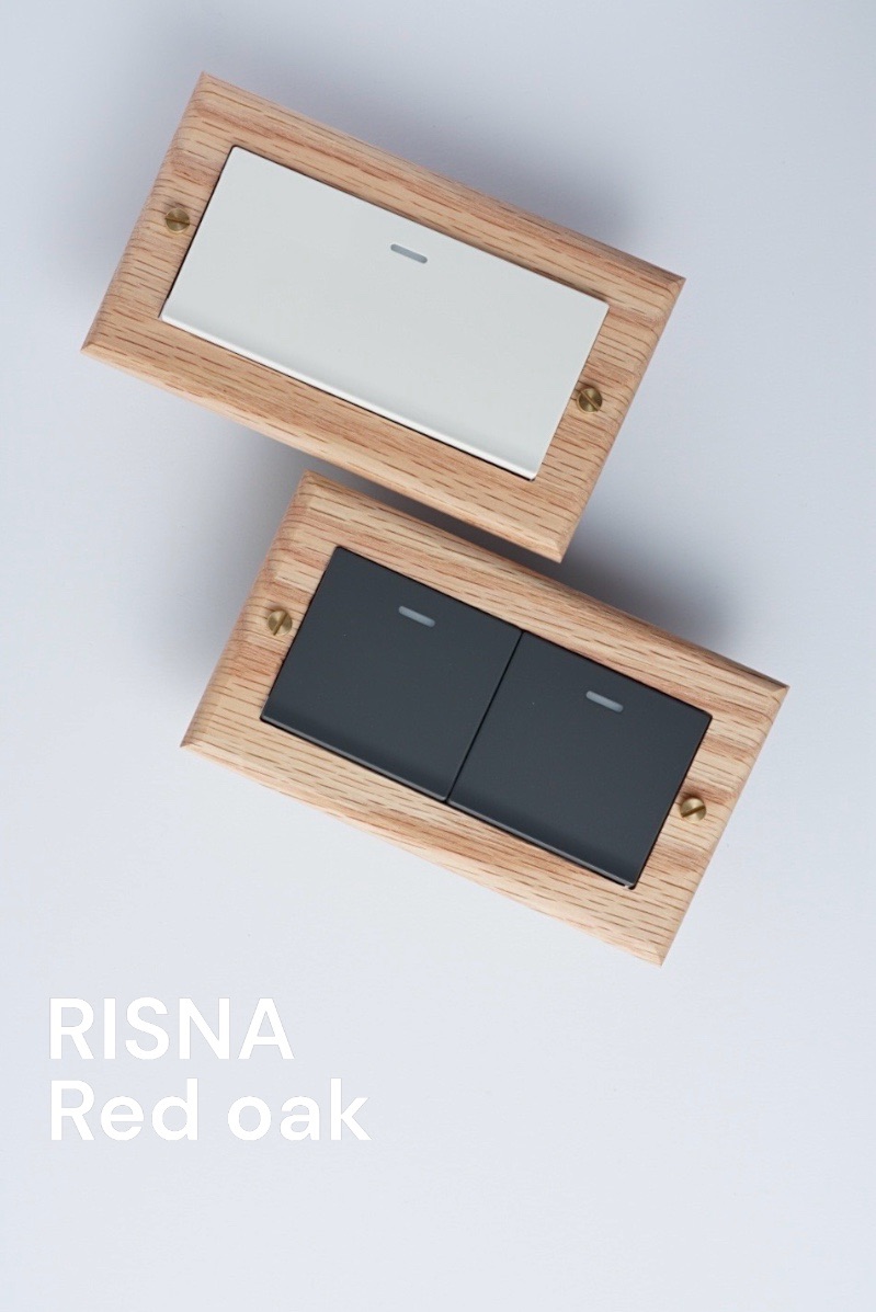 Switchpapa 紅橡木金色一字螺絲 × RISNA 系列開關蓋板