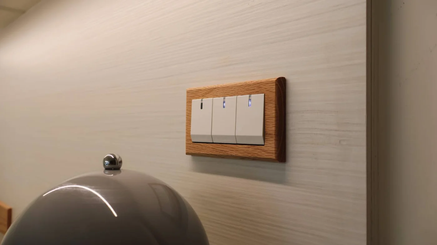 switchpapa磁吸式紅橡木框 適用GLATIMA系列開關插座